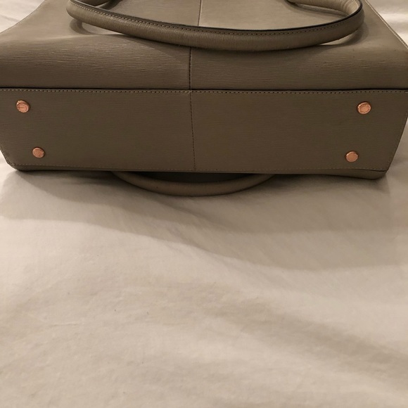 Ted Baker gray bag with rose gold details - Picture 6 of 8